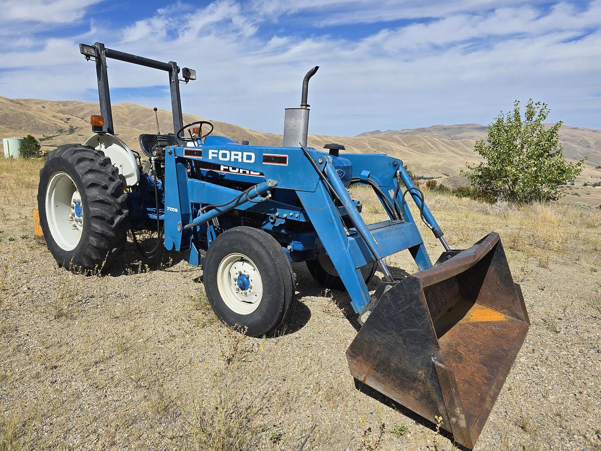 Used 1991 Ford 3930 Tractor w/ Loader w/ 4 Attachments ** 1100 original hrs **