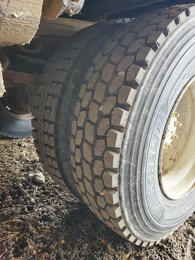 Used 1993 International 4900 Flatbed Truck w/ 20' Bed