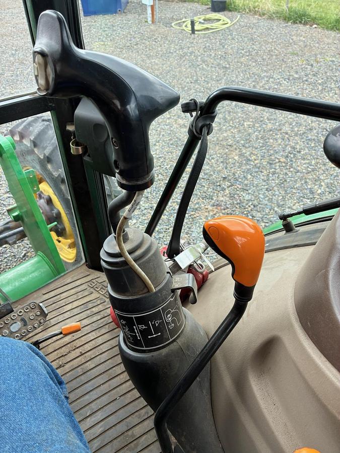 Used 2005 John Deere 5525 Tractor w/ Loader