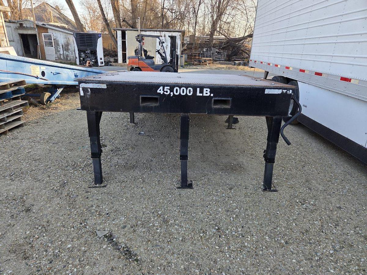 Used Industrias America Loading Dock