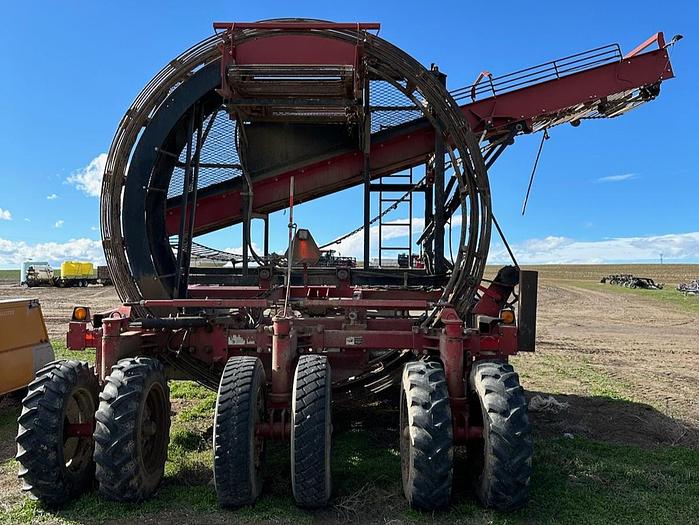 Used Amity 2300 Beet Digger - 6 Row