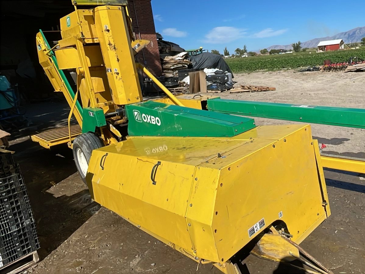Used 2017 Oxbo BH100 Fresh Market Green Bean Picker