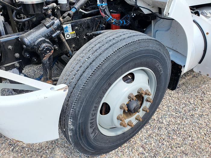 Used 2018 26' Peterbilt 337 Box Truck w/ 149k miles