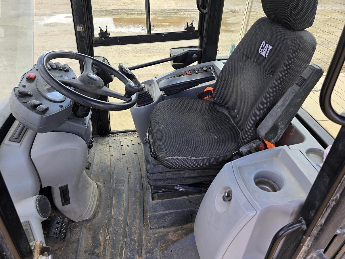 Used 2023 Caterpillar 910 Wheel Loader ** Going to Auction **