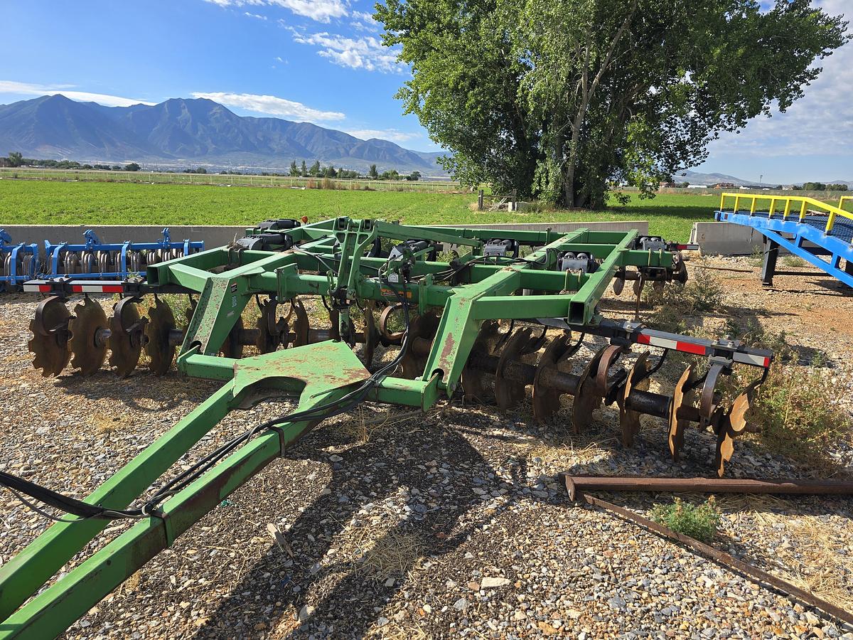 Used John Deere 510 Disk Ripper - 7 Shank