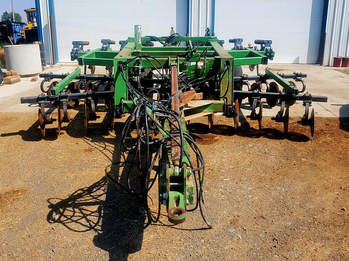 Used John Deere 2700 Disk Ripper - 9 Shank