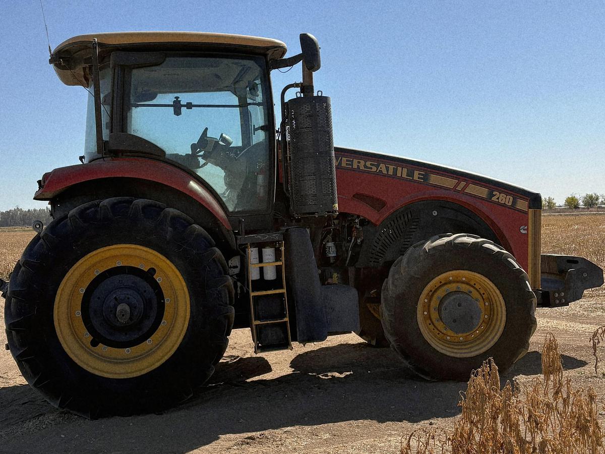 Used 2016 Versatile 260 Tractor