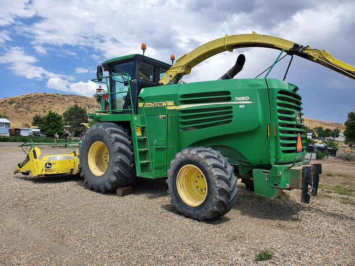 Used 2009 John Deere 7450 Forage Harvester w/ 2 Headers