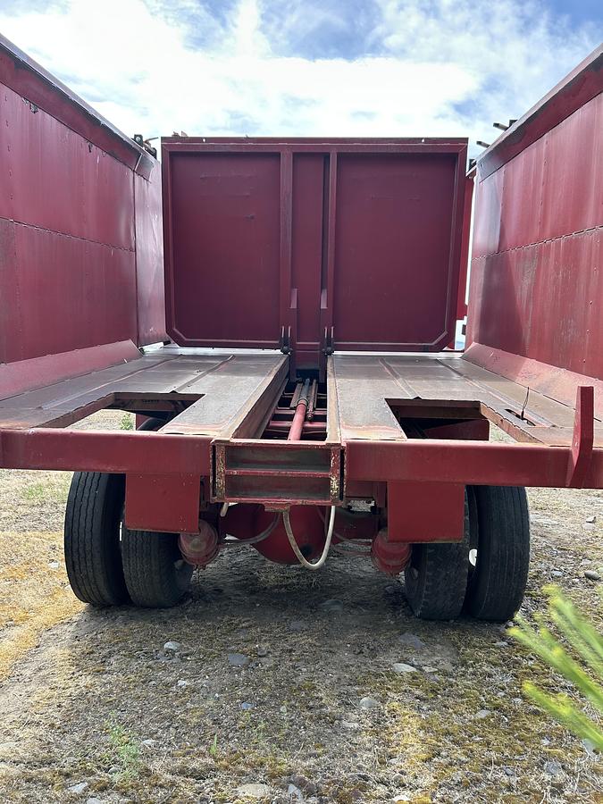 Used Freeman 5400 Bale Stacker