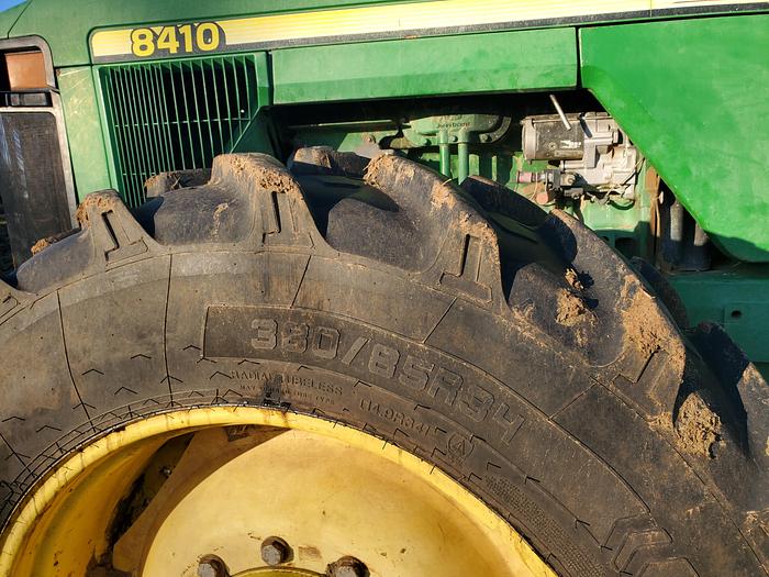 Used 2000 John Deere 8410 Tractor