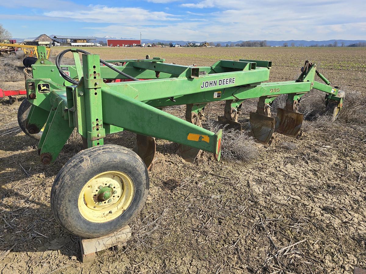Used John Deere 995 Plow - 6 Bottom