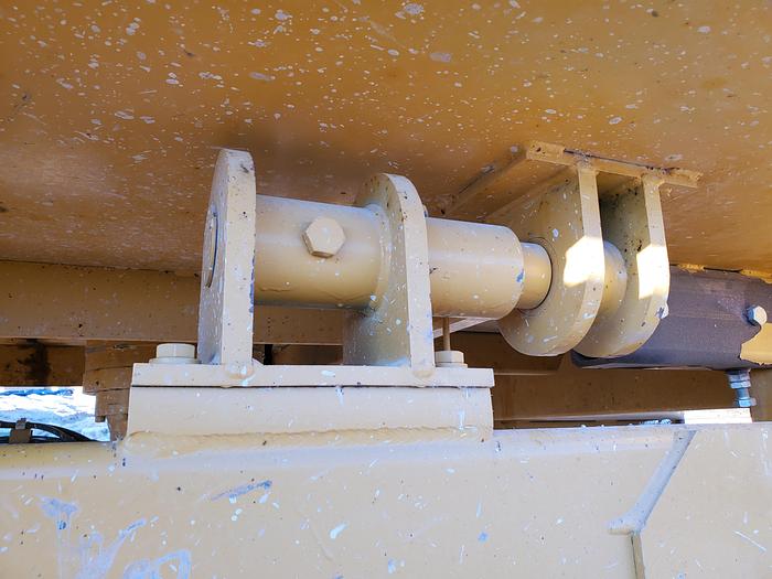 Used 2014 HayBuster CMF-830 Vertical Feed Mixer