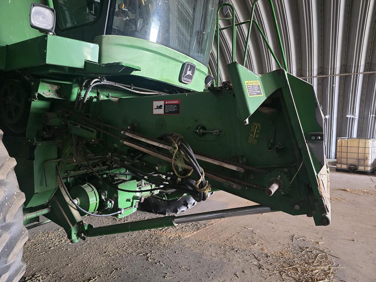 Used John Deere CTS II Combine w/ 25' Grain Header