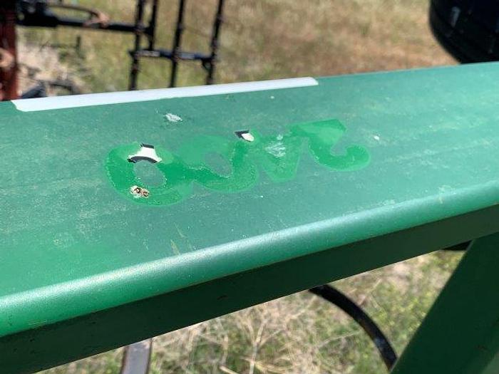 Used 2003 John Deere 2400 3-Section Chisel Plow 31'