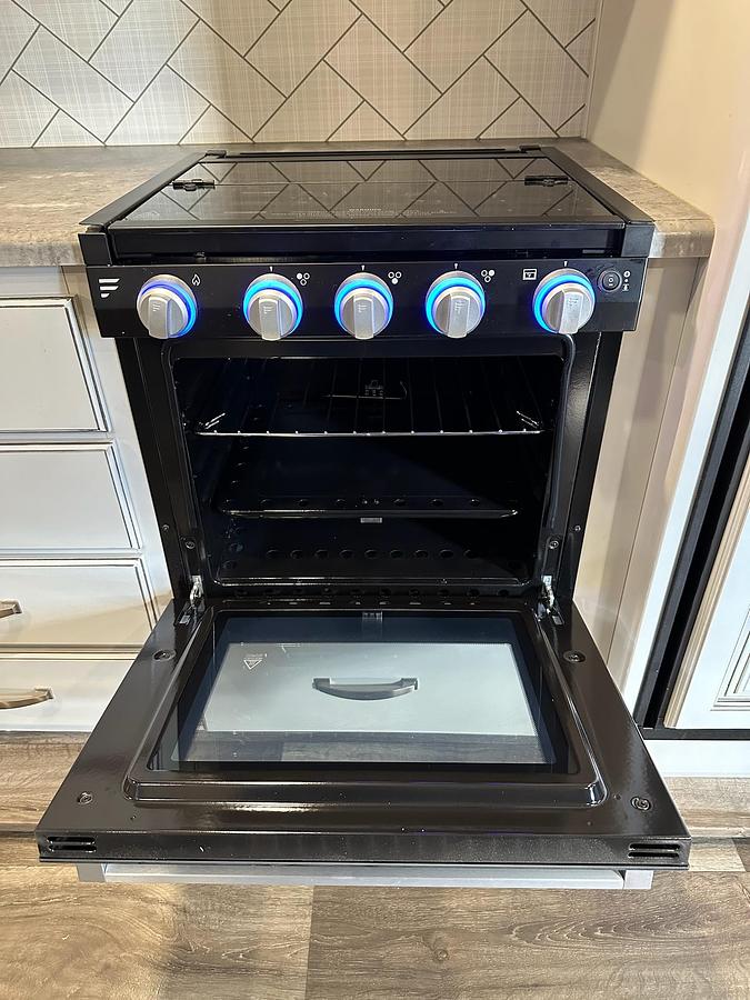 Used 2023 26' Keystone Cougar Travel Trailer