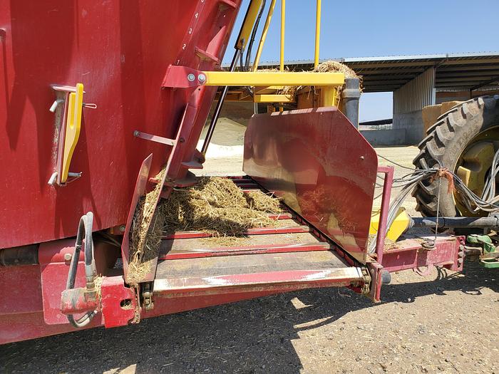 Used 2018 Supreme 1200T Vertical Feed Mixer