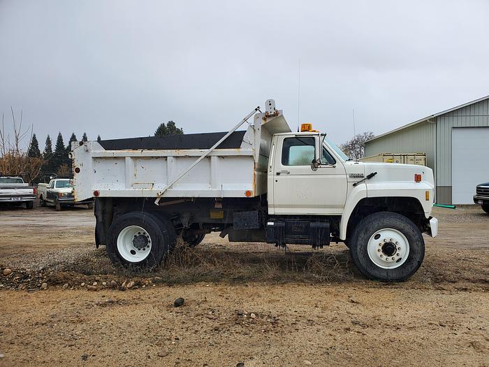 Used Ford F800 Dump Truck w/ Automatic Transmission