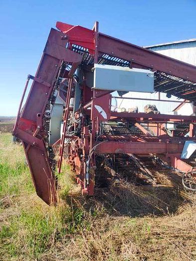 Used 4R36 Spudnik 5640 Potato Harvester