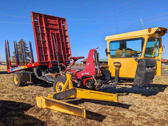 Used 2013 New Holland H9880 Balewagon w/ Mil-Stak + Small Chute - 3400 hrs