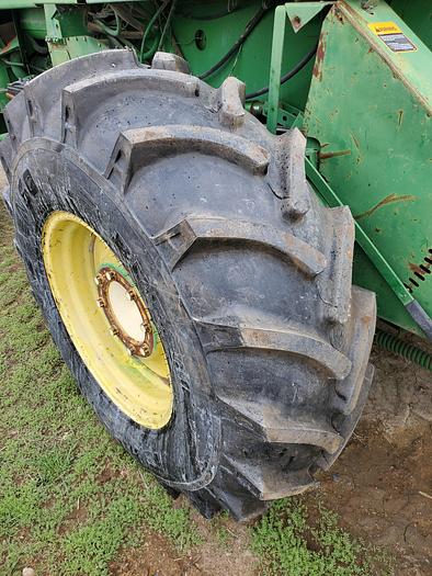 Used John Deere 5820 Forage Harvester / Chopper w/ 3 Headers