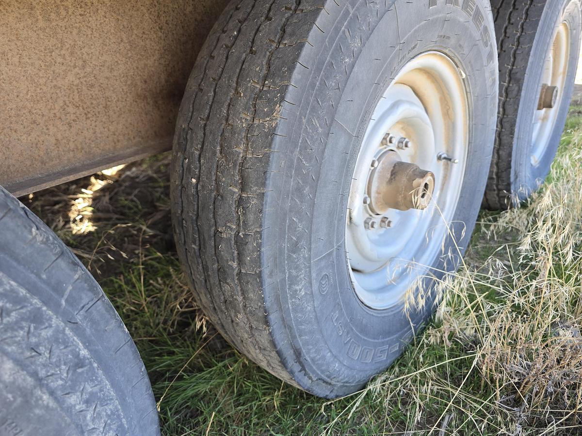 Used Donahue Swather Trailer - Hyd Adjust to 12' Wide