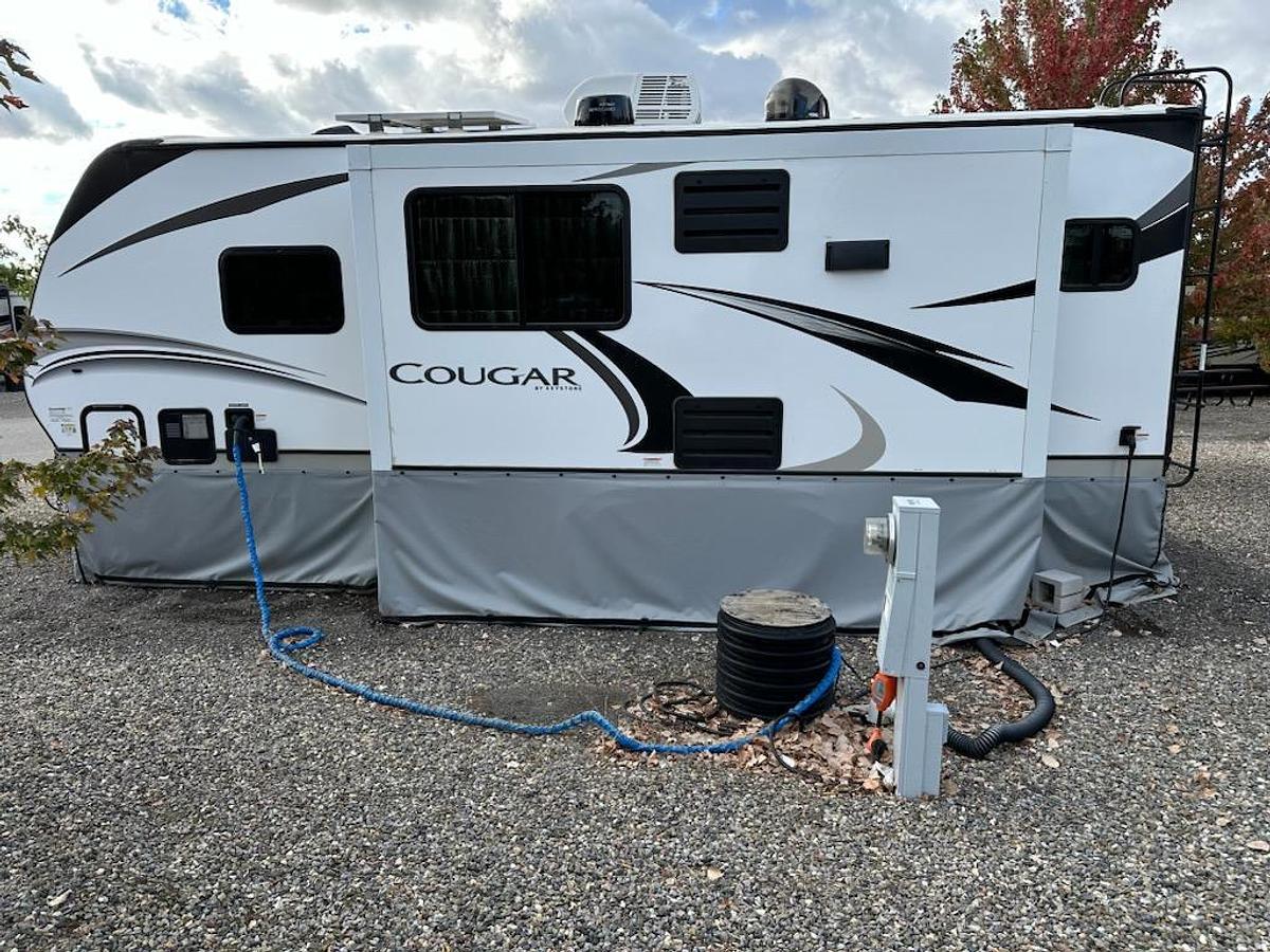 Used 2023 26' Keystone Cougar Travel Trailer