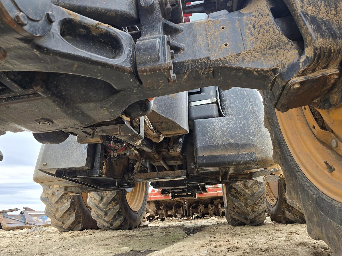 Used Versatile 335 Tractor w/ 2800 hrs