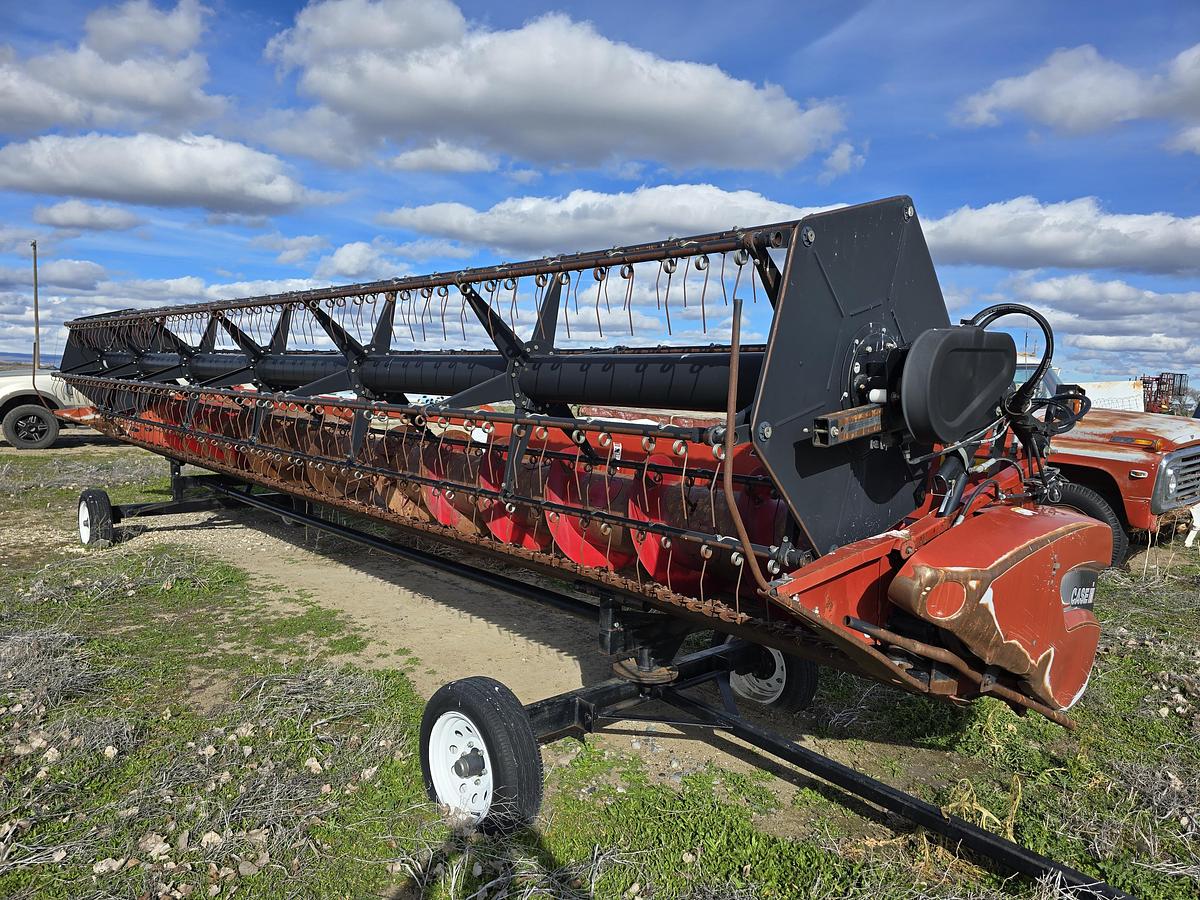 Used 2011 30' Case 2010 Grain Header