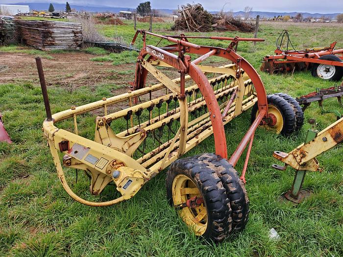 Used New Holland 258 Hay Rake