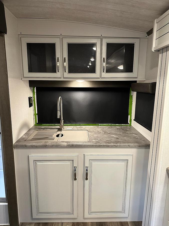 Used 2023 26' Keystone Cougar Travel Trailer