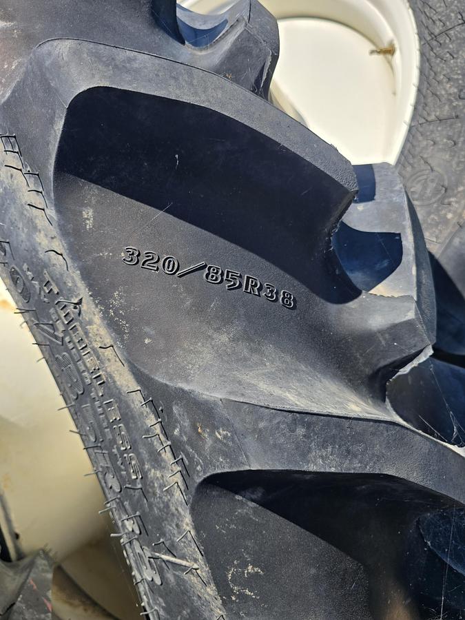 Used 80' BestWay 1000 Sprayer