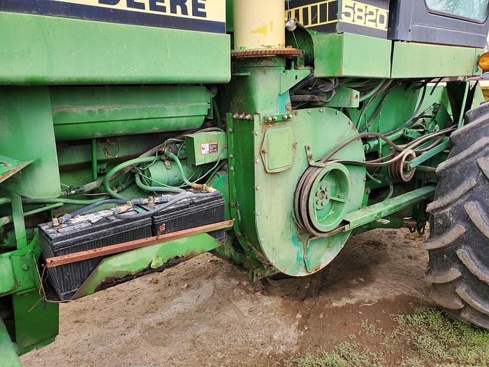 Used John Deere 5820 Forage Harvester / Chopper w/ 3 Headers