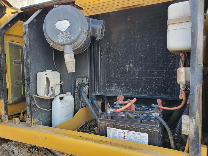 Used 2000 John Deere 160LC Excavator w/ Thumb