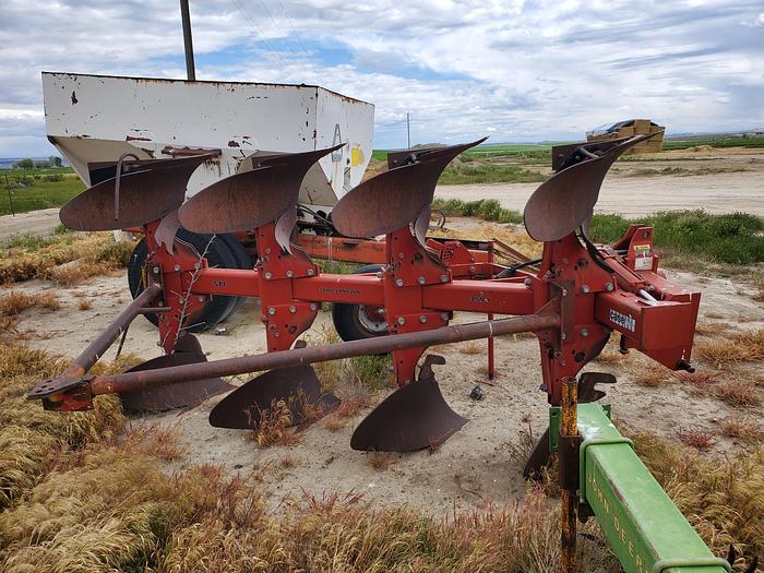 Used International 145 Plow - 4 Bottom