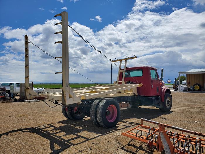 Used International Bale Retriever Truck for Big Square Bales