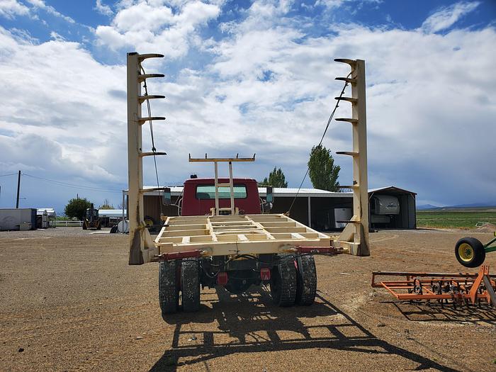 Used International Bale Retriever Truck for Big Square Bales