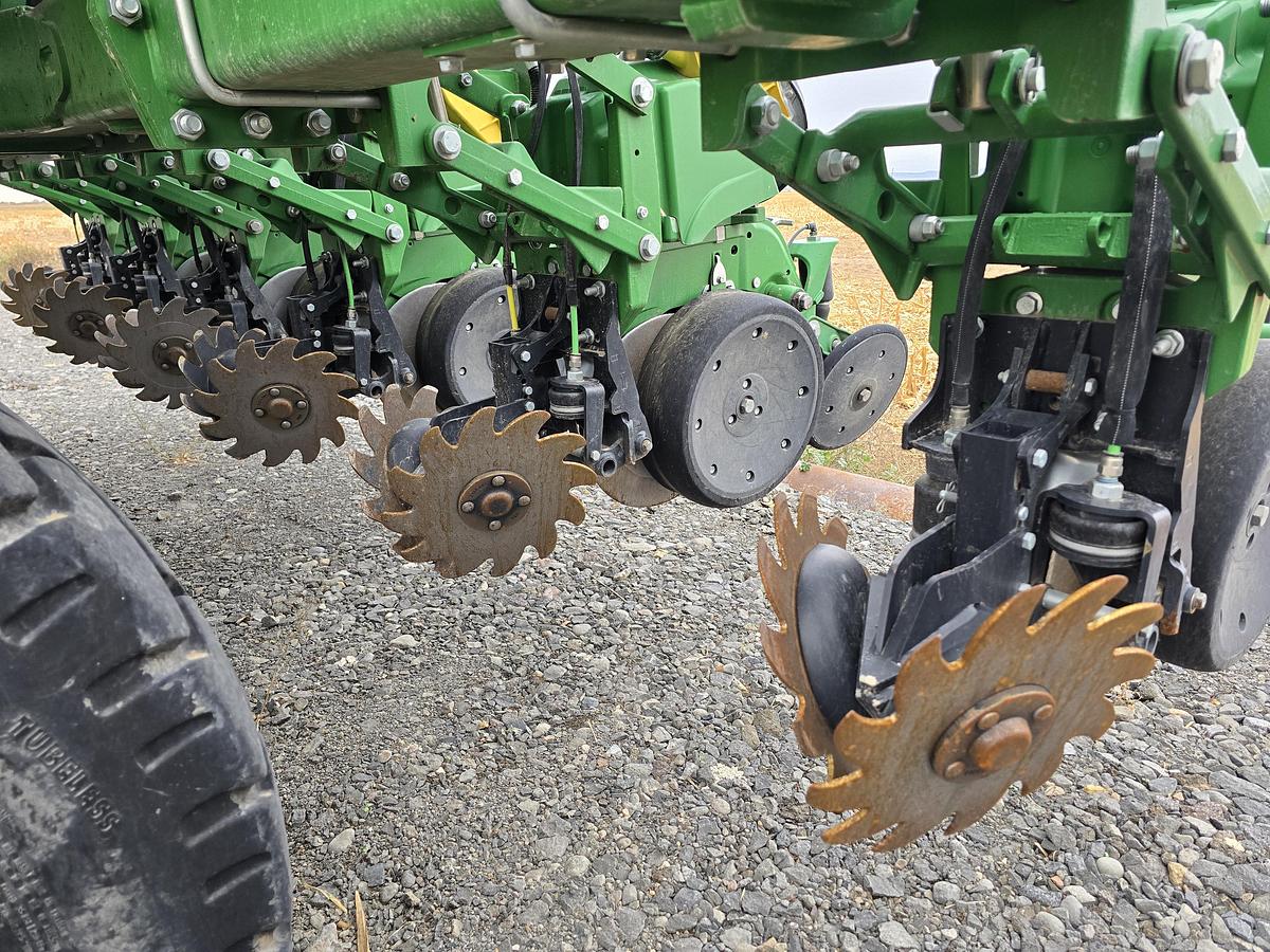 Used 2021 John Deere DB60 Planter - 24R30