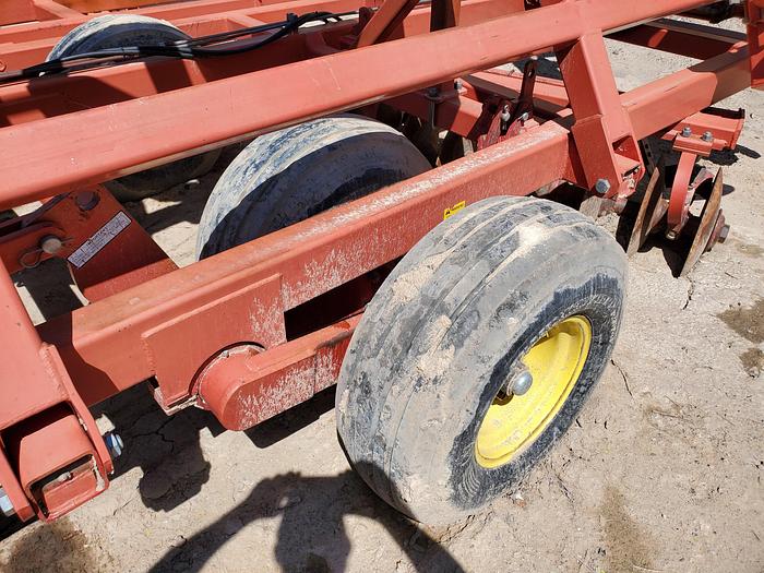 Used 33' Sunflower 1541 Tandem Disk
