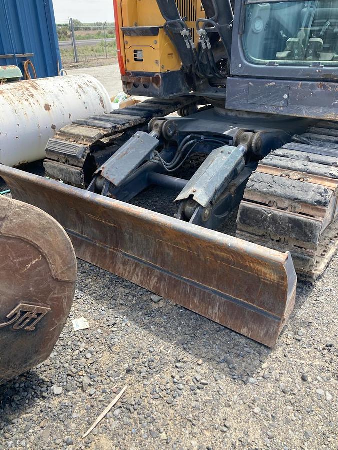 Used 2018 Volvo ECR145EL Excavator w/ Thumb + Push Blade - 3400 hrs