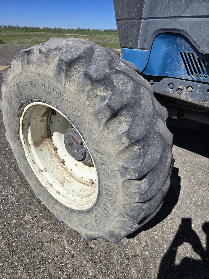 Used ** Going to Auction ** Ford Genesis 8970 Tractor