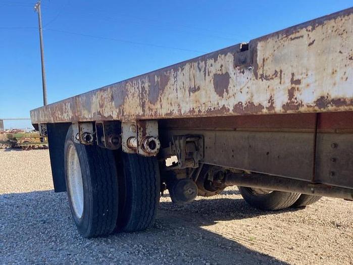 Used 20' International 4700 Flatbed Truck