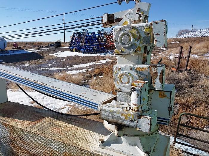 Used International 4900 Service Truck w/ Crane + Welder + Compressor + Torch