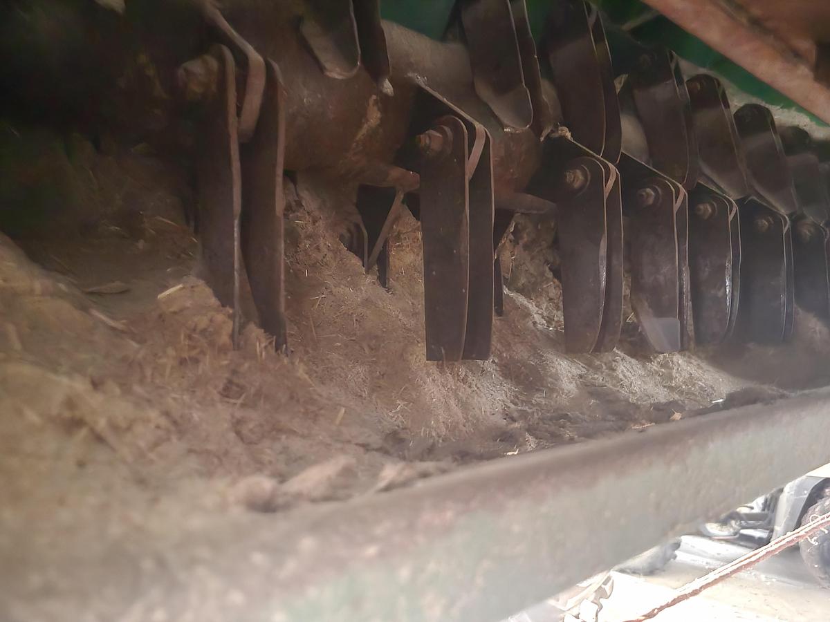 Used John Deere CTS II Combine w/ 25' Grain Header