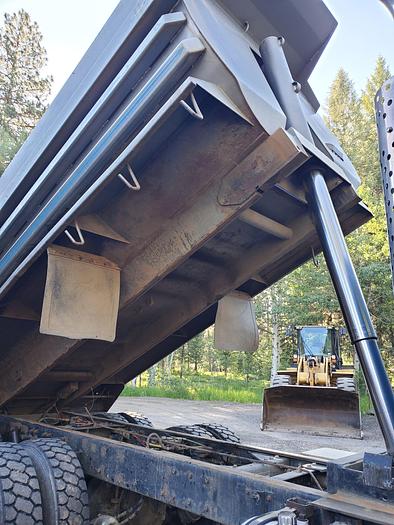 Used 2003 Kenworth T800 Super Heavy Duty Dump Truck ** New Factory Engine w/ Warranty **