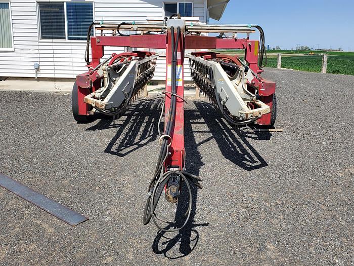Used TwinStar 2030 Hay Rake