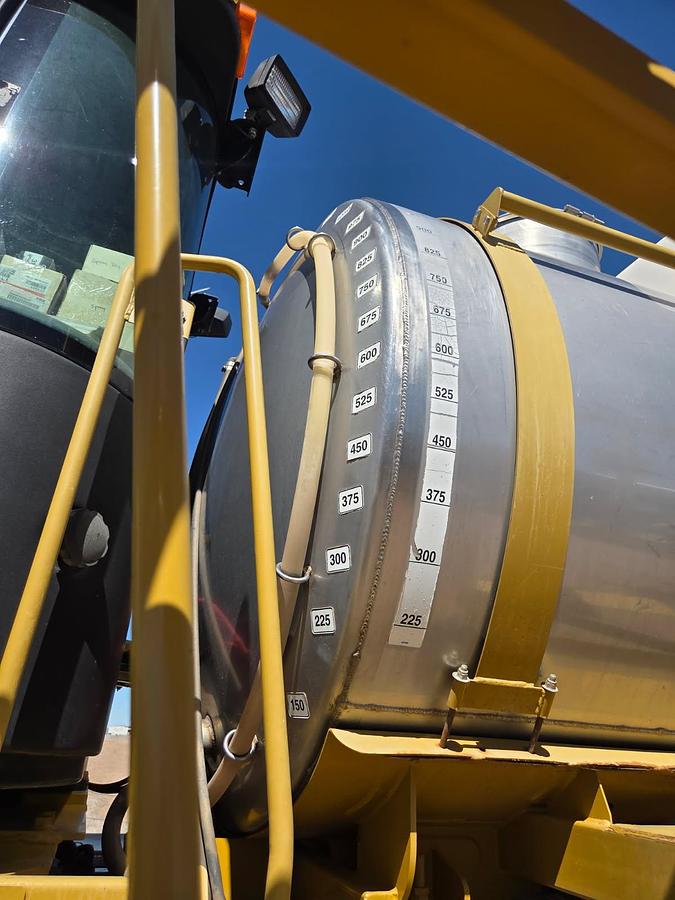 Used 2002 Ag-Chem Rogator 1254 Sprayer w/ 4500 hrs