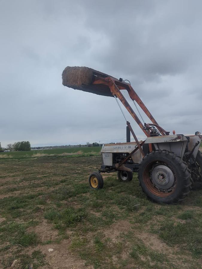 Used White 2-85 Tractor w/ Loader + Grapple