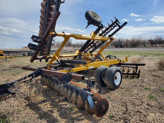 Used 22' Ezee-On 1600 Heavy Tandem Disk