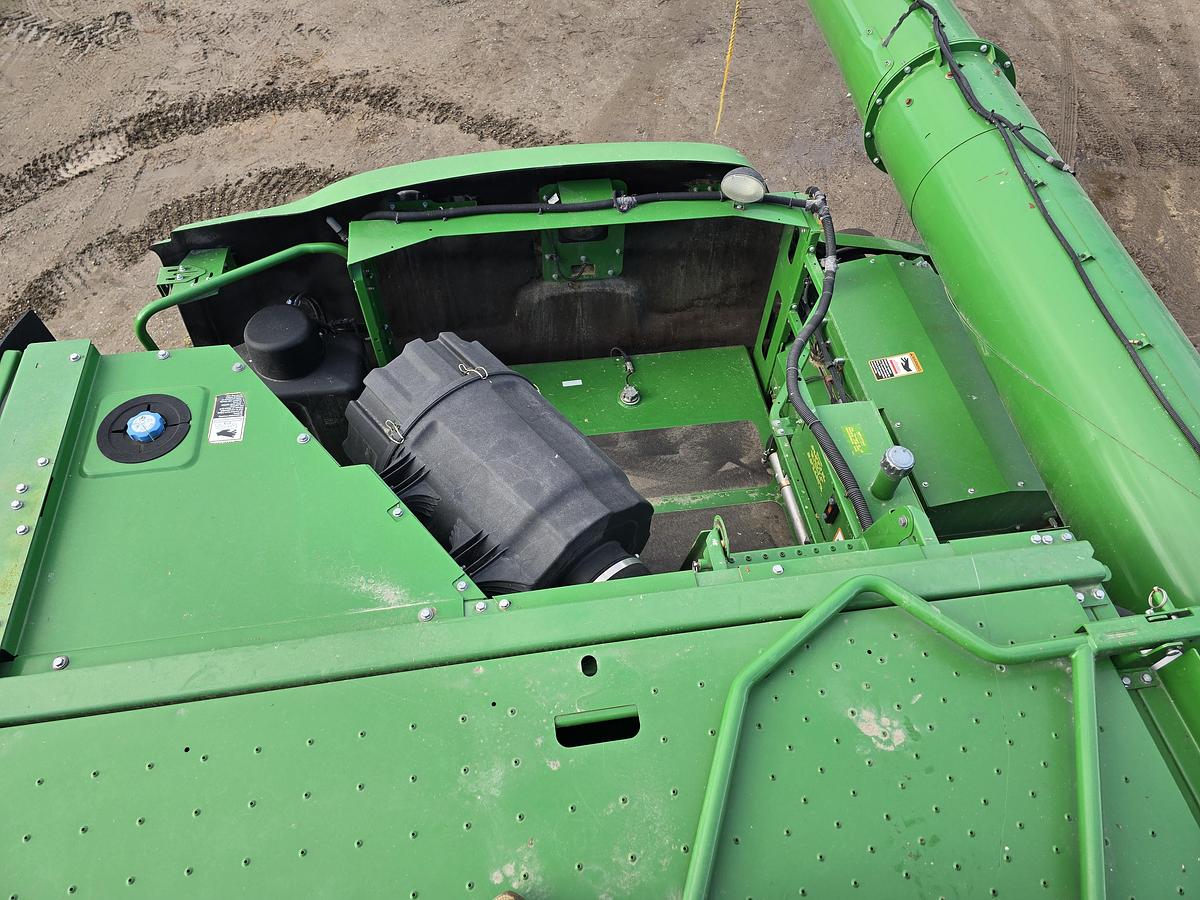 Used 2014 John Deere S670 Combine