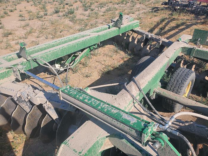 Used 24' John Deere 650 Tandem Disk